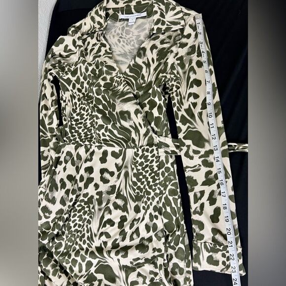 Diane Von Furstenberg Silk Animal Print Long Sleeve Wrap Dress - Picture 13 of 13